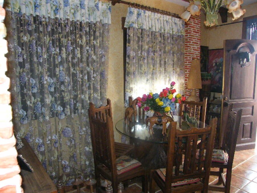 6 Bedroom 4 Bathroom Town House in Daya Nueva - Caza De Casa