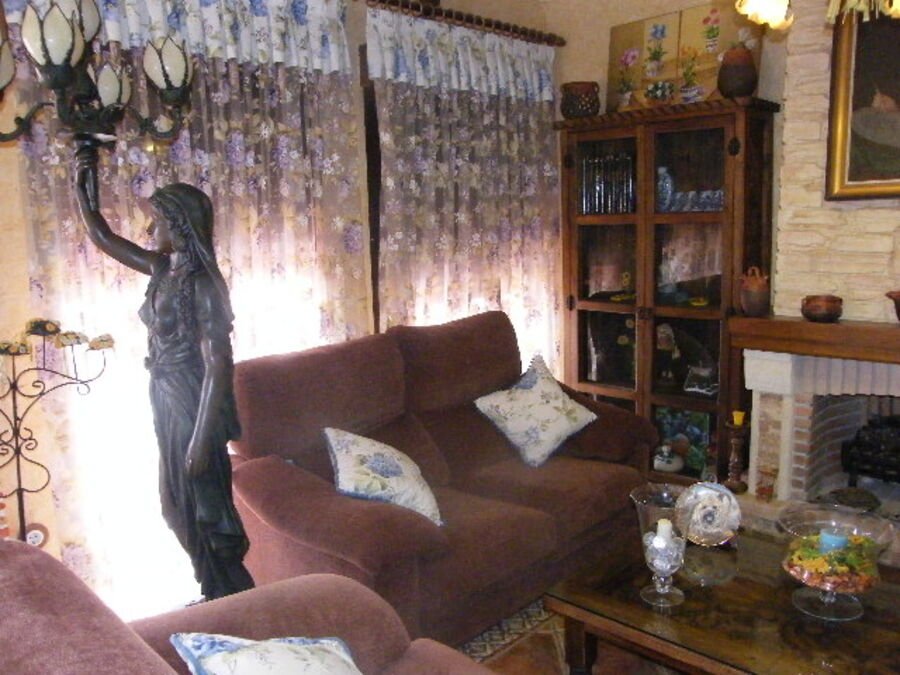 6 Bedroom 4 Bathroom Town House in Daya Nueva - Caza De Casa