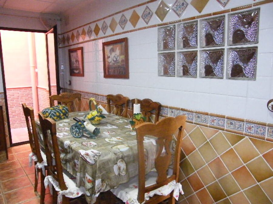 6 Bedroom 4 Bathroom Town House in Daya Nueva - Caza De Casa