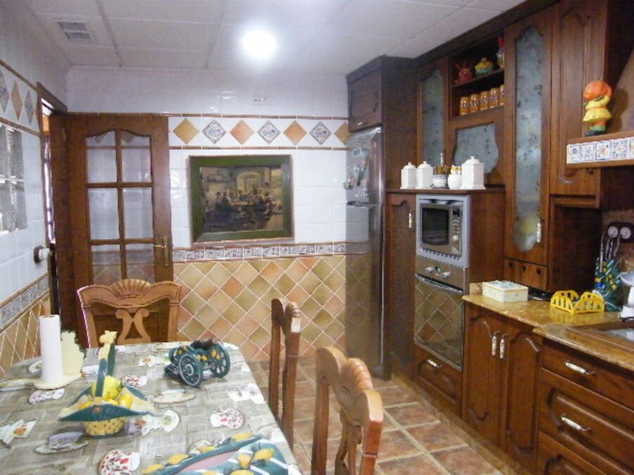 6 Bedroom 4 Bathroom Town House in Daya Nueva - Caza De Casa