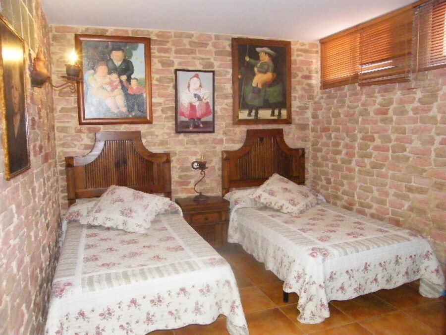6 Bedroom 4 Bathroom Town House in Daya Nueva - Caza De Casa
