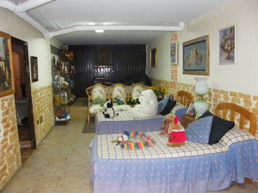 6 Bedroom 4 Bathroom Town House in Daya Nueva - Caza De Casa