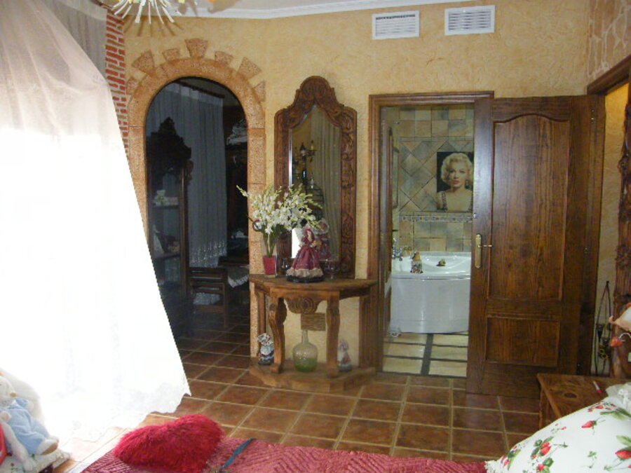 6 Bedroom 4 Bathroom Town House in Daya Nueva - Caza De Casa