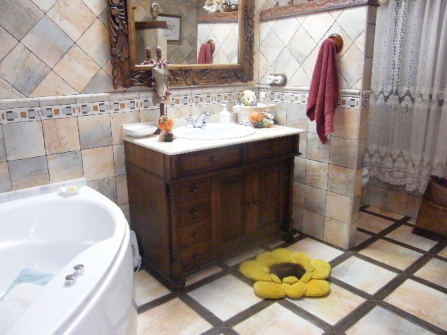 6 Bedroom 4 Bathroom Town House in Daya Nueva - Caza De Casa
