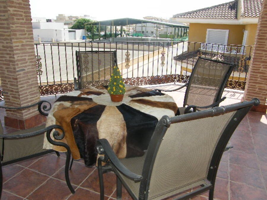 6 Bedroom 4 Bathroom Town House in Daya Nueva - Caza De Casa