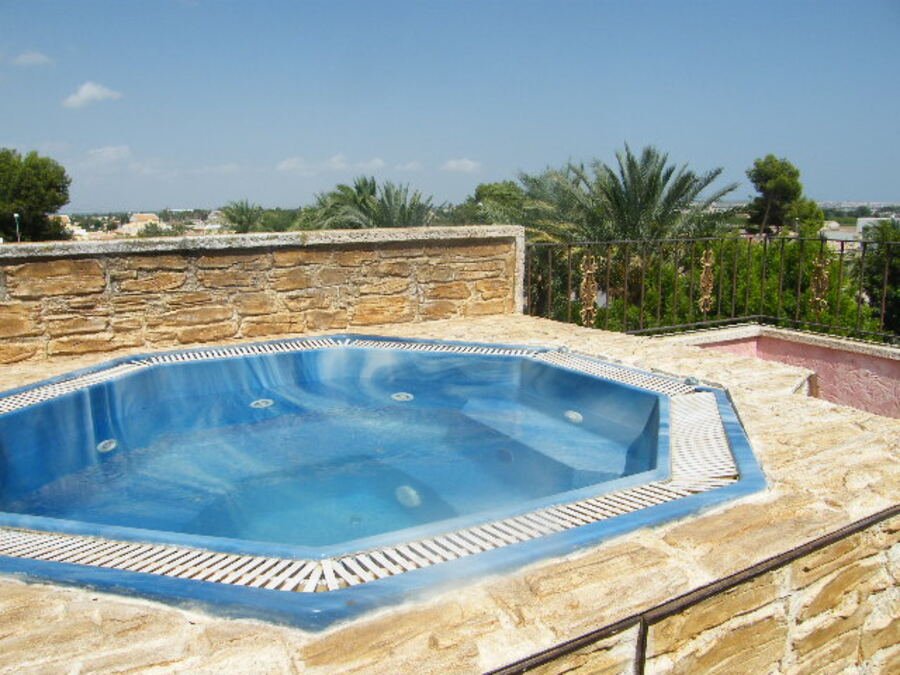 6 Bedroom 4 Bathroom Town House in Daya Nueva - Caza De Casa