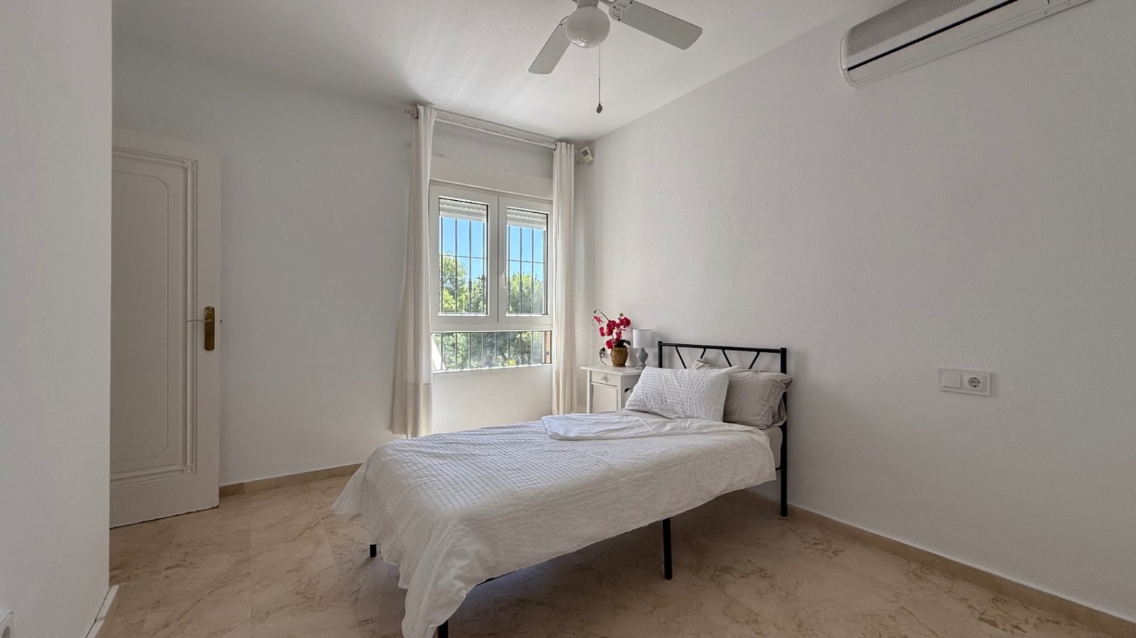 4 Bedroom 2 Bathroom Villa in Orihuela - Caza De Casa