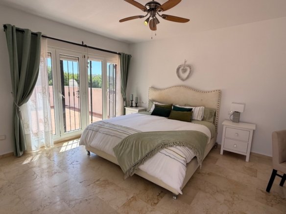 4 Bedroom 2 Bathroom Villa in Orihuela - Caza De Casa