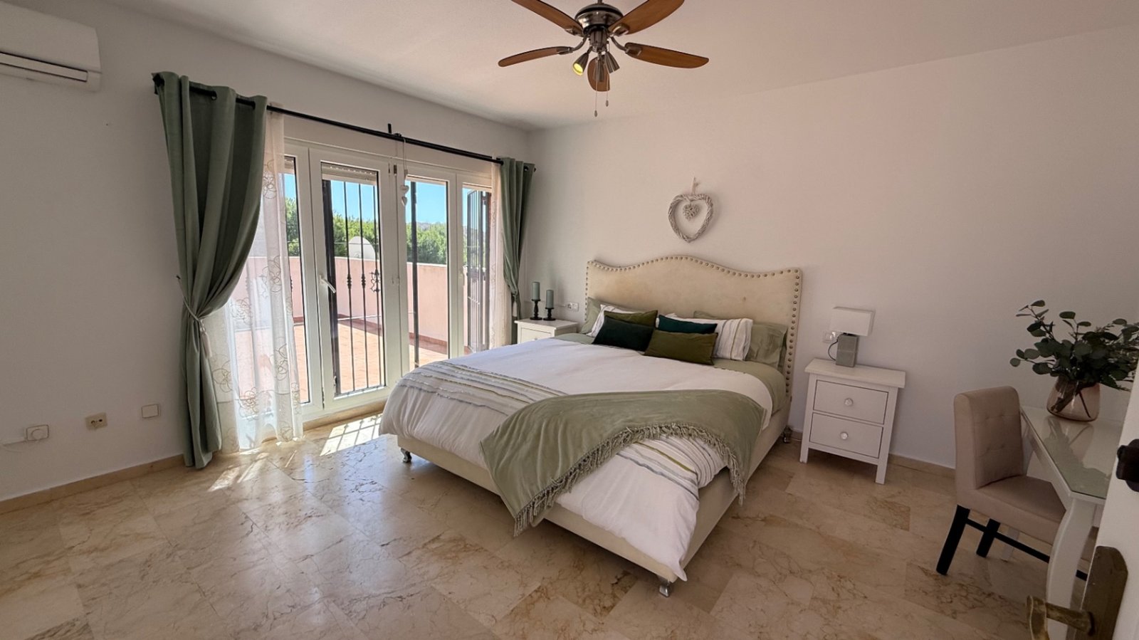 4 Bedroom 2 Bathroom Villa in Orihuela - Caza De Casa