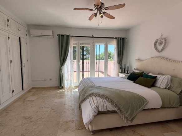 4 Bedroom 2 Bathroom Villa in Orihuela - Caza De Casa