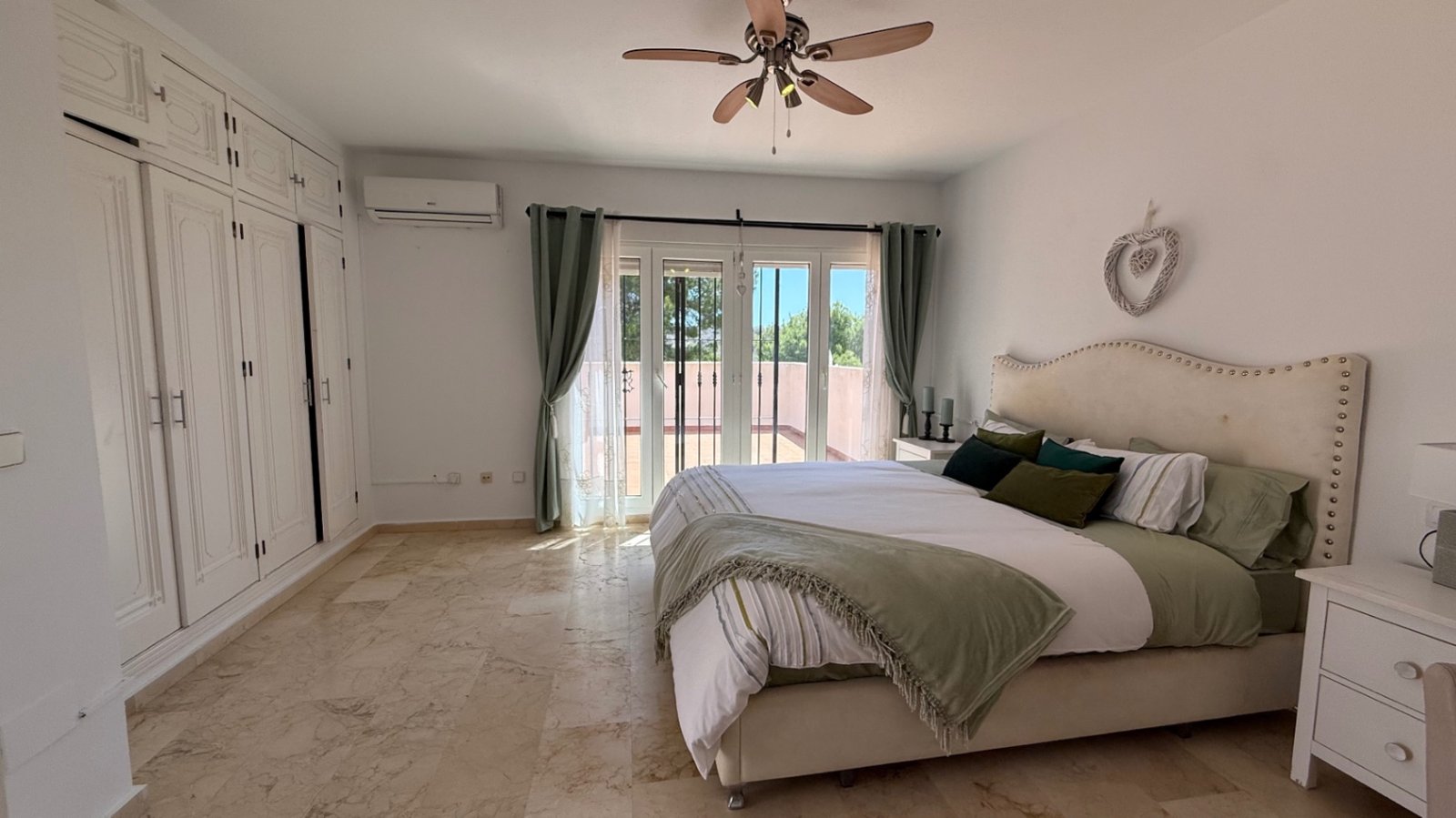 4 Bedroom 2 Bathroom Villa in Orihuela - Caza De Casa