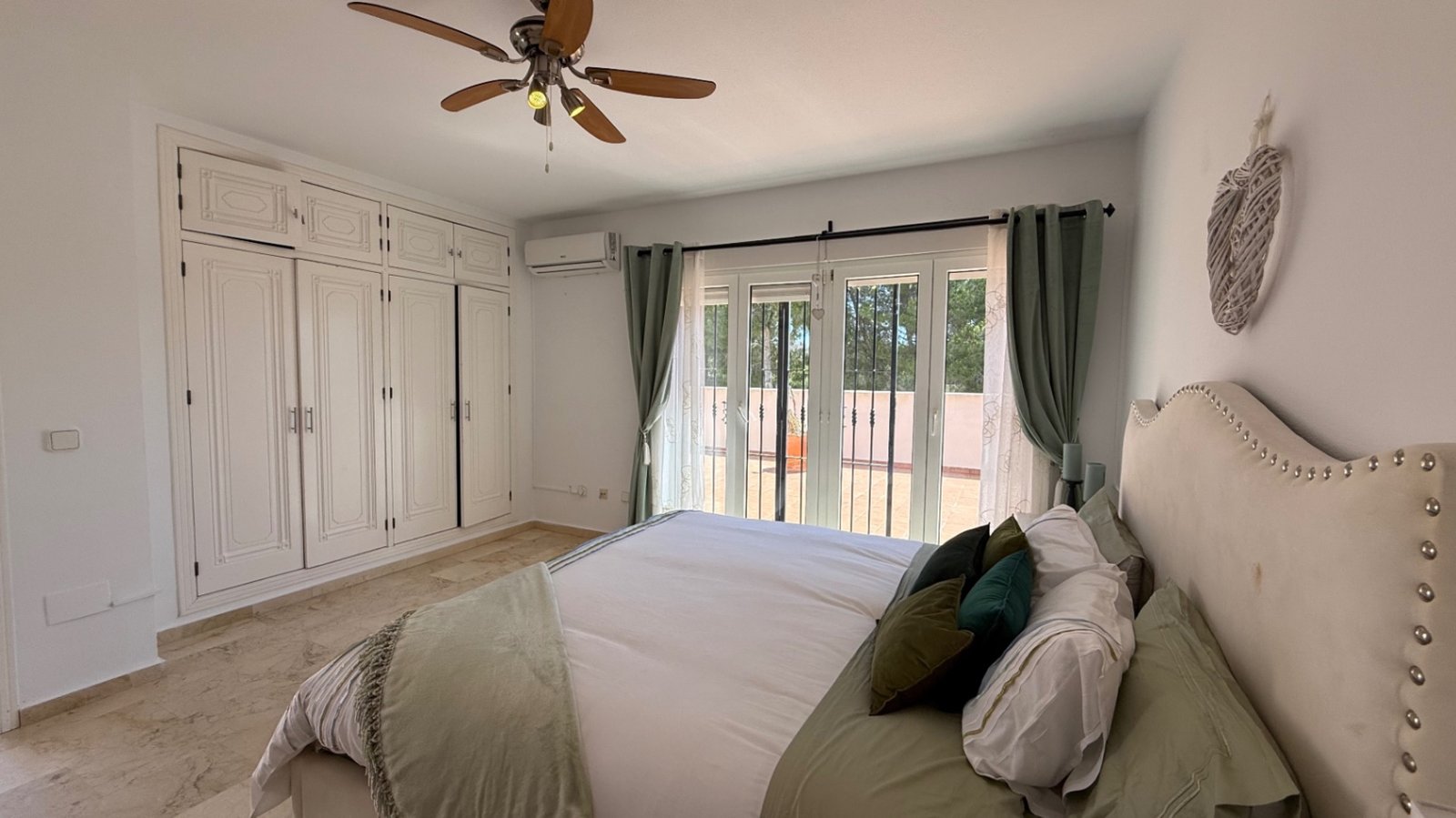 4 Bedroom 2 Bathroom Villa in Orihuela - Caza De Casa