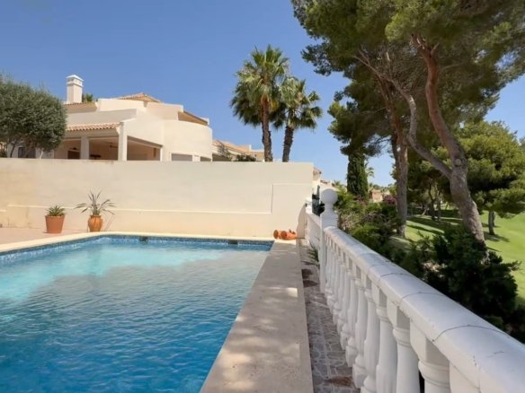 4 Bedroom 2 Bathroom Villa in Orihuela - Caza De Casa