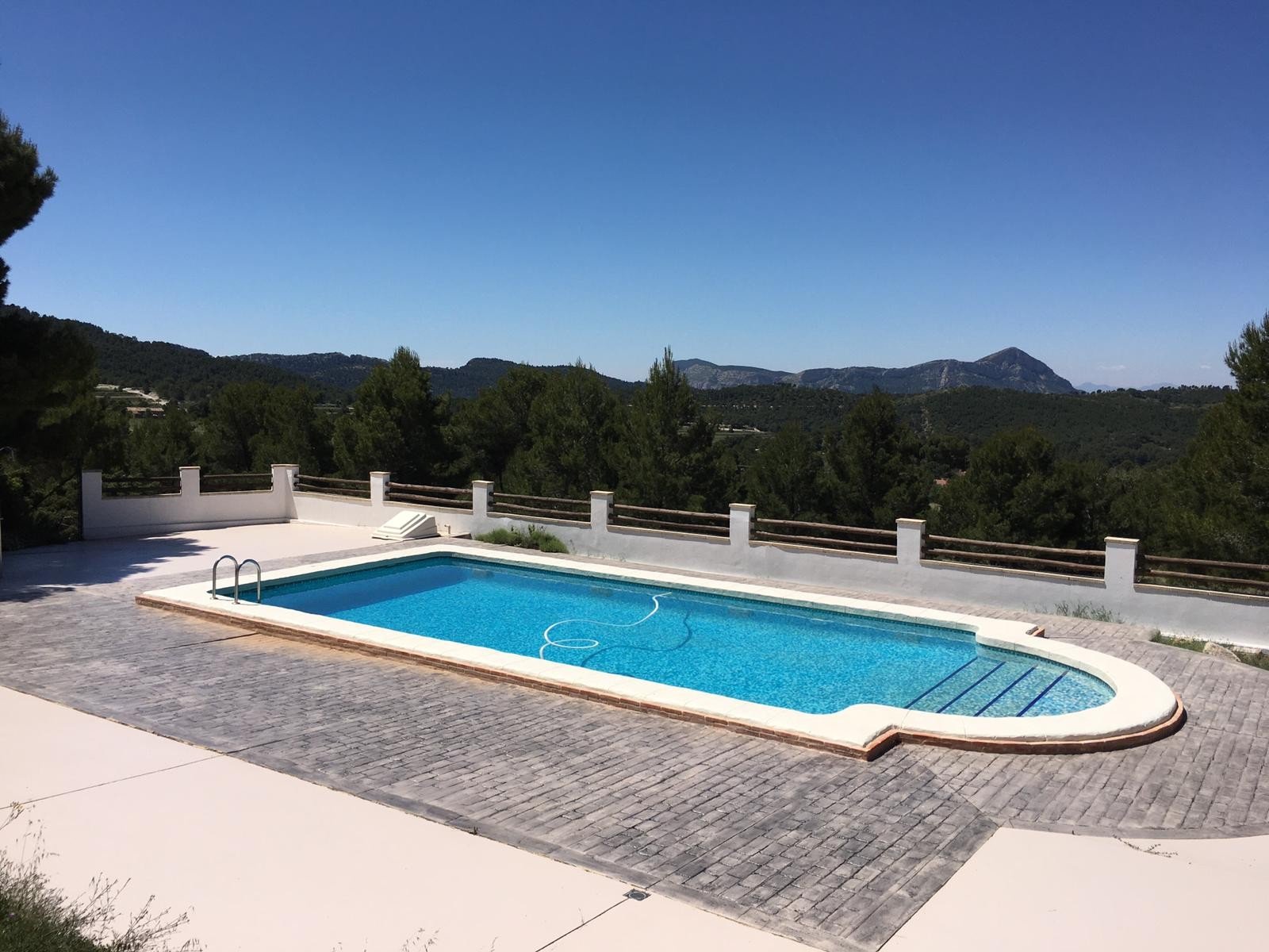 1692a2d3324b7e64 5 Bedroom 3 Bathroom Villa in Castalla - Caza De Casa