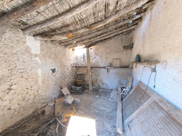 4 Bedroom 1 Bathroom Country House in Caudete - Caza De Casa