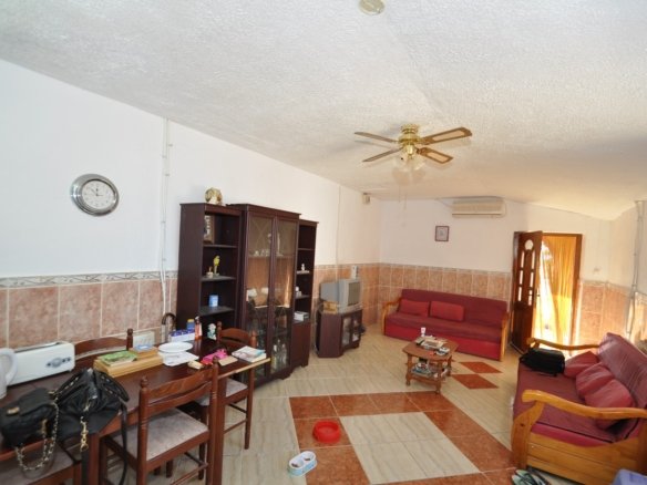 8 Bedroom 4 Bathroom Country House in Pinoso - Caza De Casa