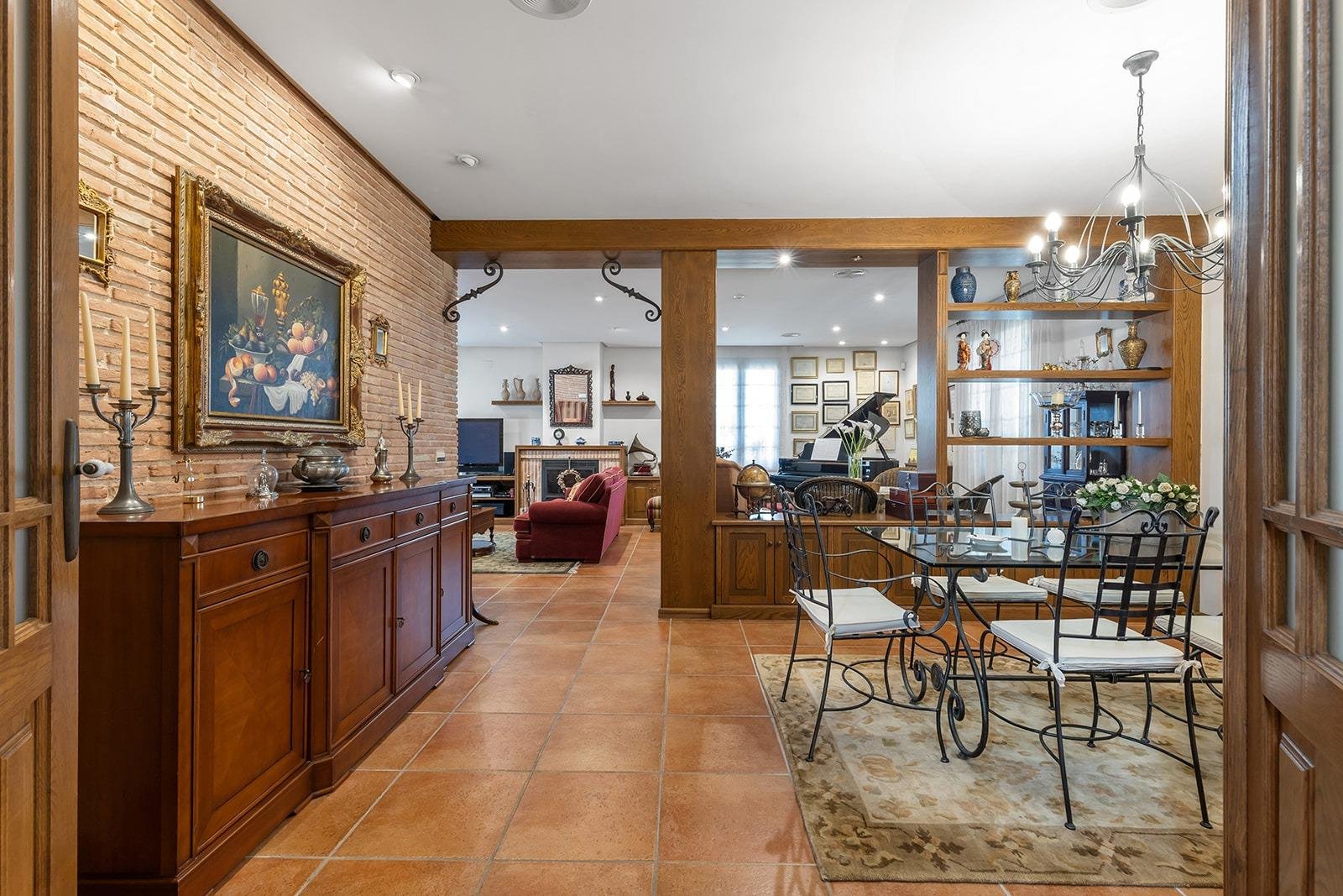 7 Bedroom 7 Bathroom Villa in Torrevieja - Caza De Casa