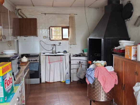 6 Bedroom 2 Bathroom Country House in Pinoso - Caza De Casa