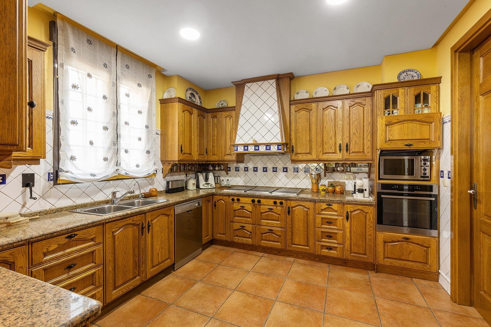 7 Bedroom 7 Bathroom Villa in Torrevieja - Caza De Casa