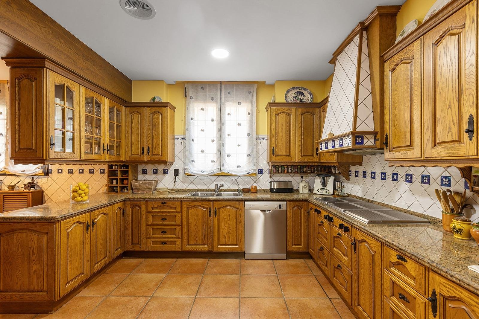 7 Bedroom 7 Bathroom Villa in Torrevieja - Caza De Casa