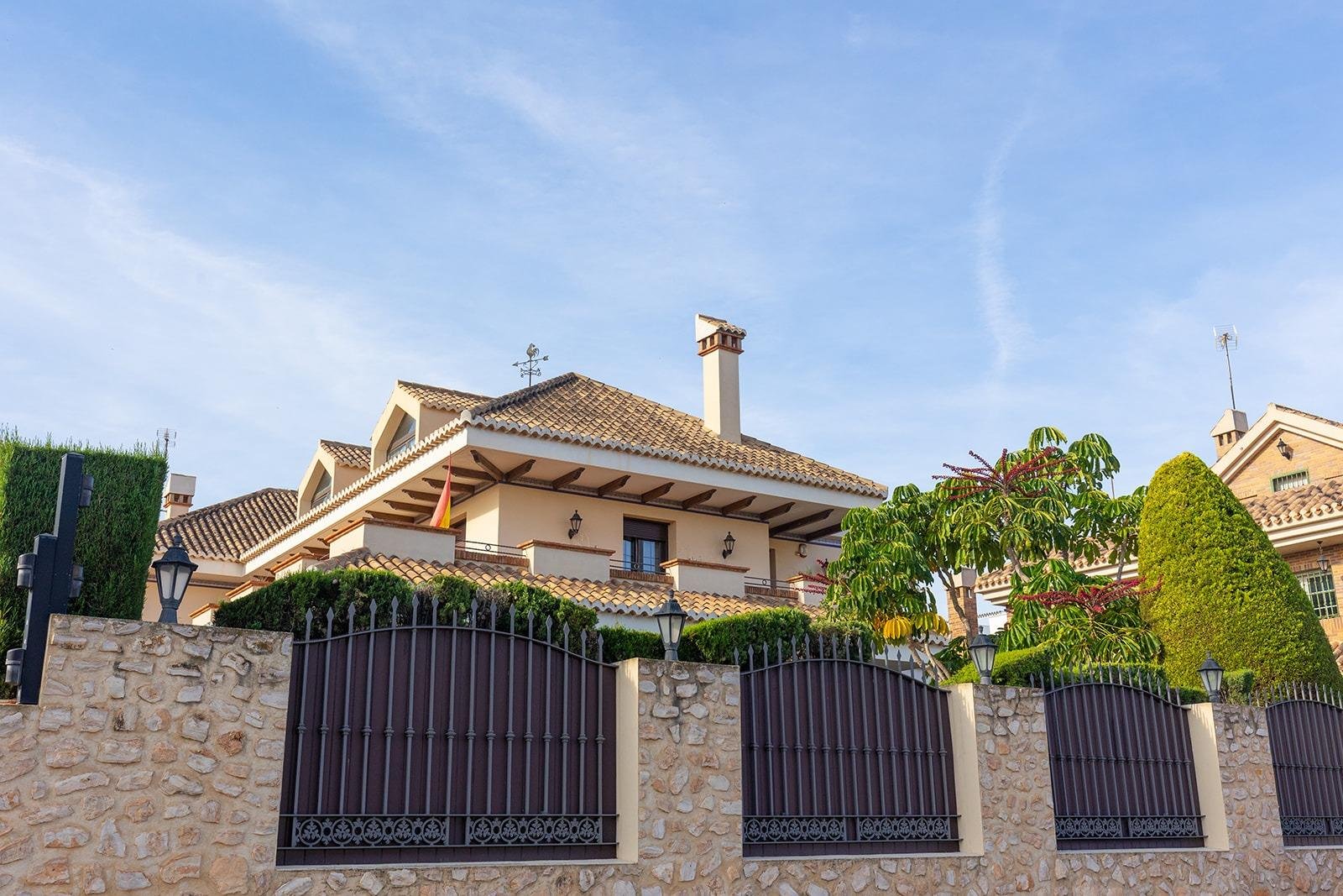 7 Bedroom 7 Bathroom Villa in Torrevieja - Caza De Casa