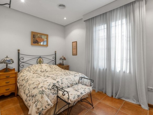 7 Bedroom 7 Bathroom Villa in Torrevieja - Caza De Casa