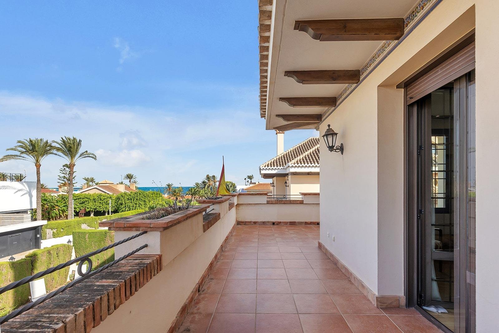 7 Bedroom 7 Bathroom Villa in Torrevieja - Caza De Casa