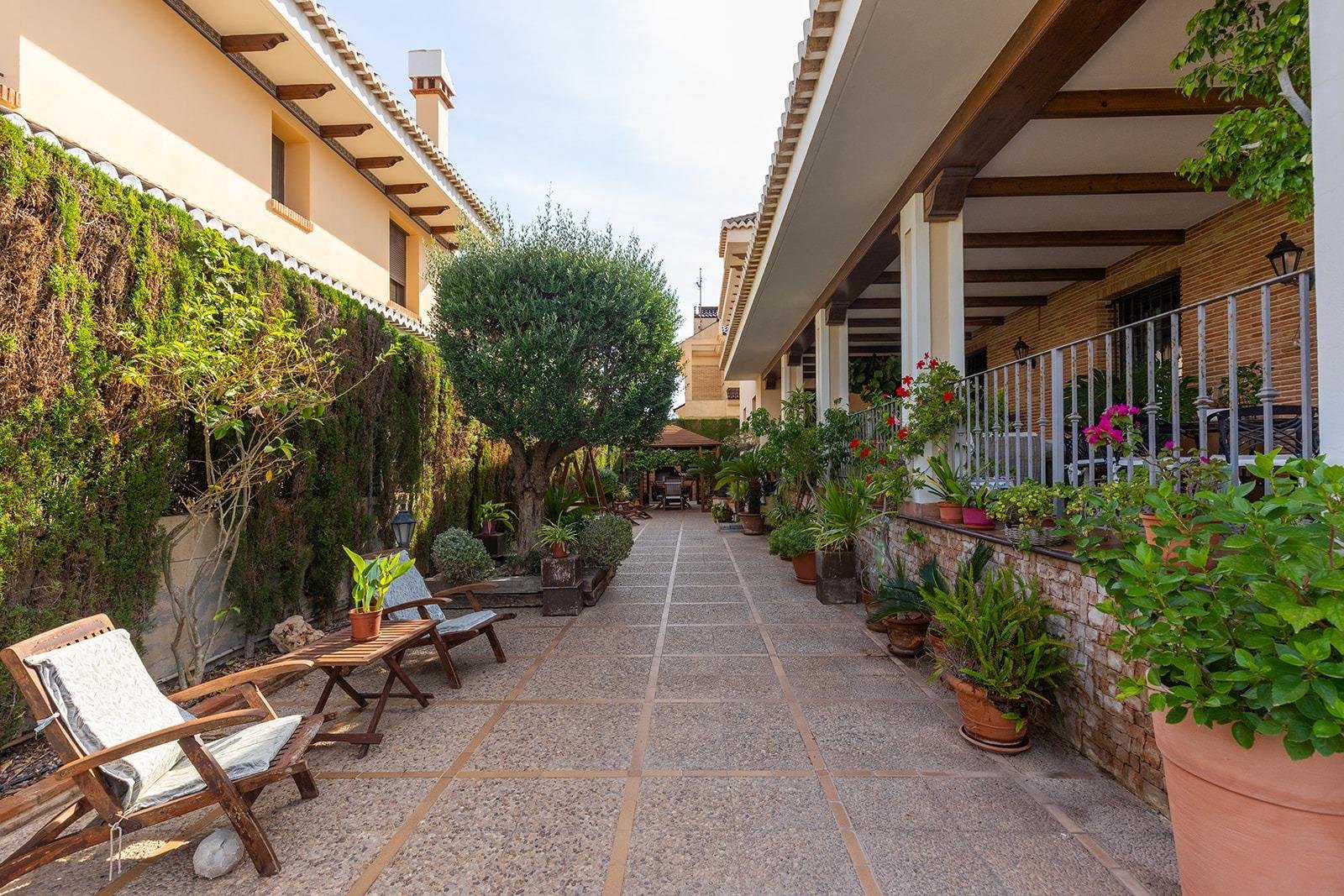 7 Bedroom 7 Bathroom Villa in Torrevieja - Caza De Casa