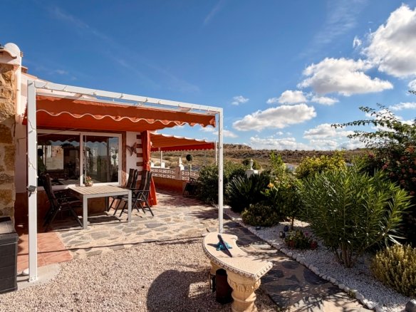 3 Bedroom 2 Bathroom Villa in Fortuna - Caza De Casa