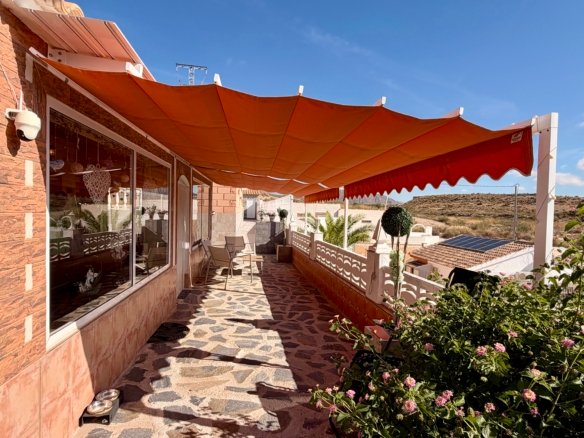3 Bedroom 2 Bathroom Villa in Fortuna - Caza De Casa