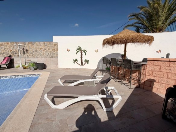 3 Bedroom 2 Bathroom Villa in Fortuna - Caza De Casa