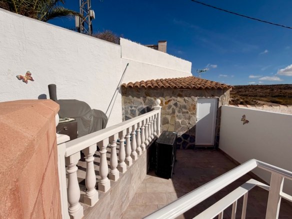 3 Bedroom 2 Bathroom Villa in Fortuna - Caza De Casa