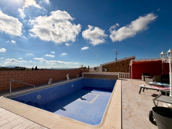 3 Bedroom 2 Bathroom Villa in Fortuna - Caza De Casa