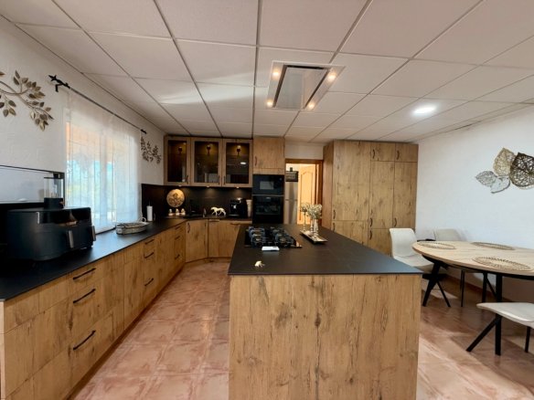 3 Bedroom 2 Bathroom Villa in Fortuna - Caza De Casa