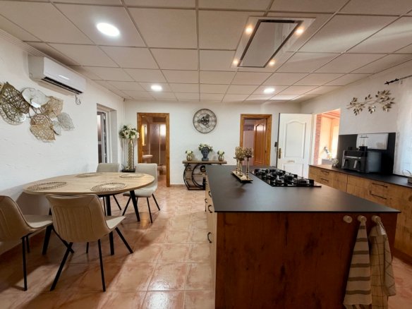 3 Bedroom 2 Bathroom Villa in Fortuna - Caza De Casa