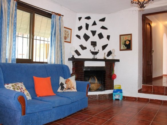 4 Bedroom 2 Bathroom Villa in Nerja - Caza De Casa