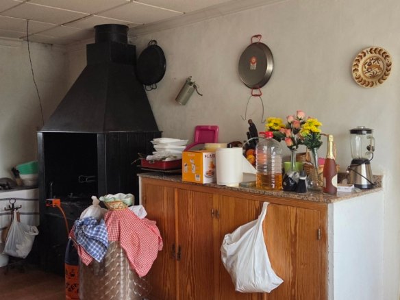 6 Bedroom 2 Bathroom Country House in Pinoso - Caza De Casa