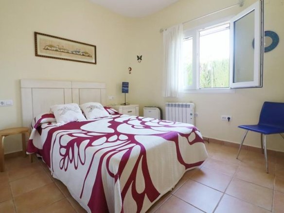3 Bedroom 2 Bathroom Villa in Oliva - Caza De Casa