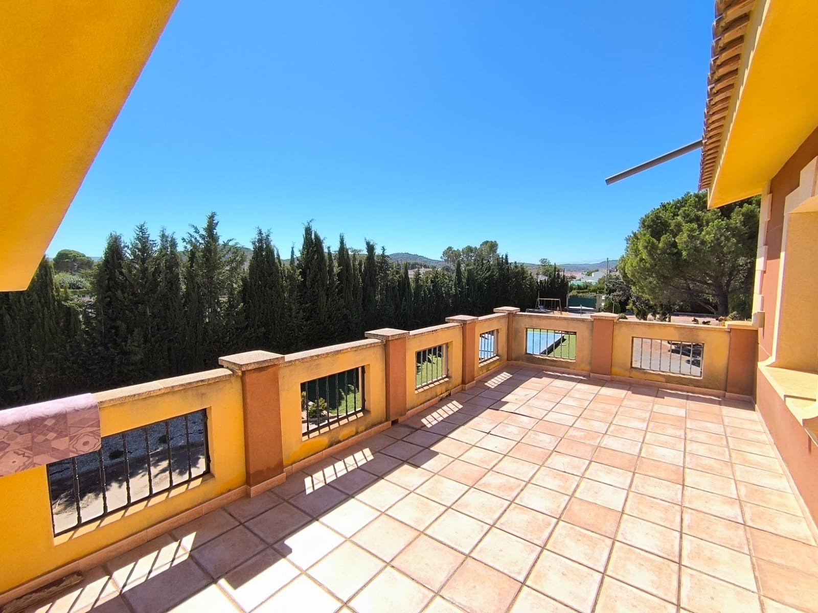 6 Bedroom 3 Bathroom Villa in Yecla - Caza De Casa