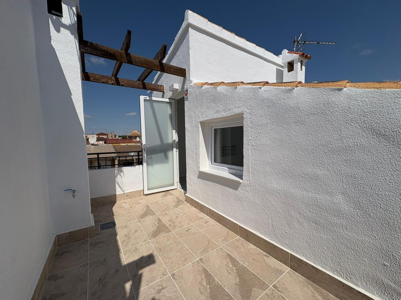 3 Bedroom 2 Bathroom Town House in Torrevieja - Caza De Casa
