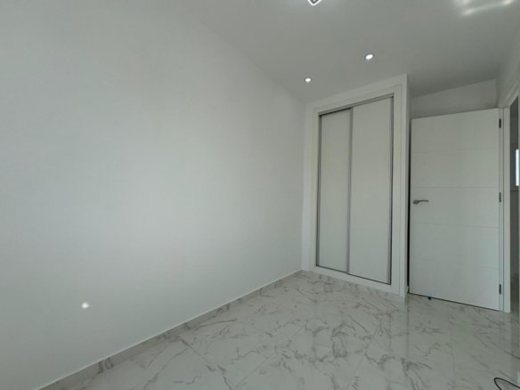 3 Bedroom 2 Bathroom Town House in Torrevieja - Caza De Casa