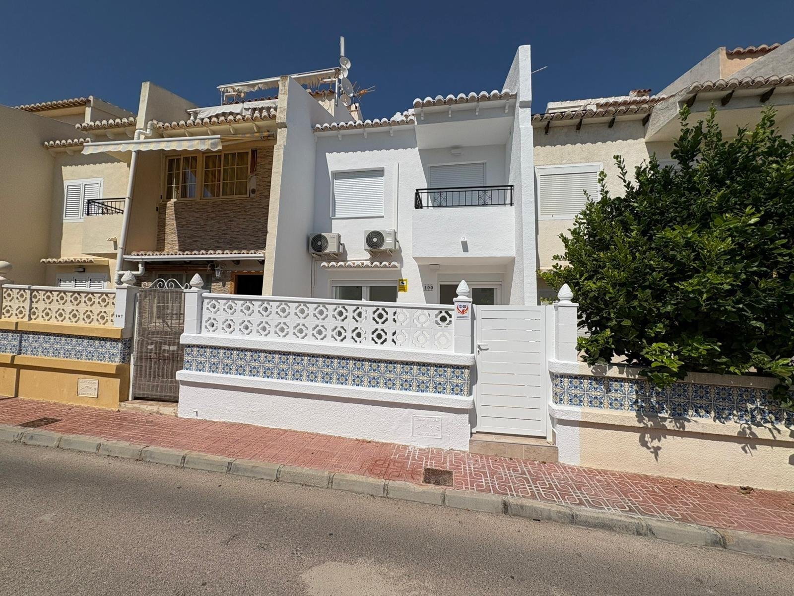3 Bedroom 2 Bathroom Town House in Torrevieja - Caza De Casa