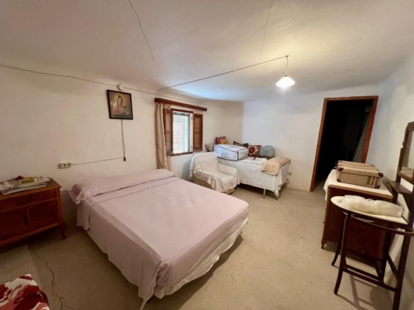 6 Bedroom 1 Bathroom Country House in Monóvar/Monóver - Caza De Casa