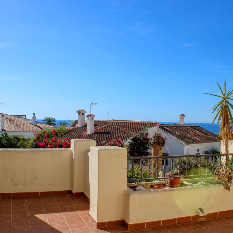 3 Bedroom 3 Bathroom Town House in Nerja - Caza De Casa