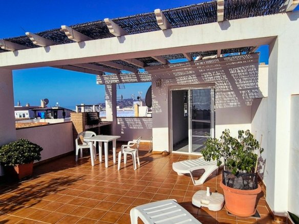 4 Bed 4 Bath Town House in Maro - Caza De Casa
