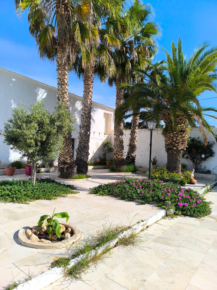 5 Bedroom 2 Bathroom Villa in Torre Del Rico - Caza De Casa
