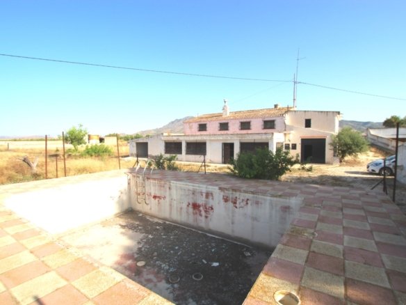 6 Bedroom 2 Bathroom Country House in Torre Del Rico - Caza De Casa