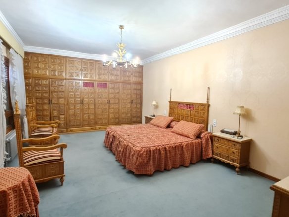 4 Bedroom 3 Bathroom Town House in Elda - Caza De Casa