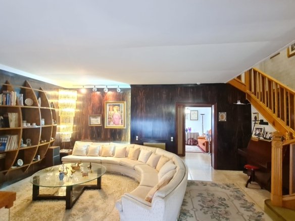 4 Bedroom 3 Bathroom Town House in Elda - Caza De Casa