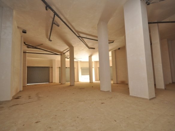 1 Bathroom Commercial in Elda - Caza De Casa